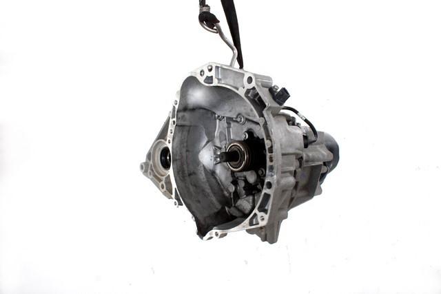 ROCNI MENJALNIK OEM N. 8200247902 CAMBIO MECCANICO ORIGINAL REZERVNI DEL NISSAN MICRA K12 K12E MK3 (2002 - 2010) BENZINA/GPL LETNIK 2009