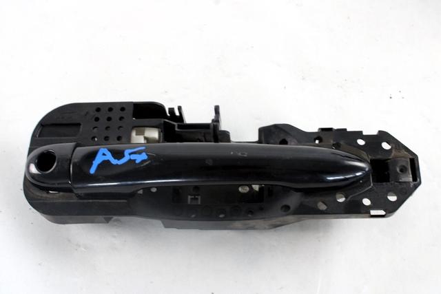 ZUNANJA KLJUKA SPREDNJA LEVA VRATA OEM N. 806B02596R ORIGINAL REZERVNI DEL RENAULT SCENIC XMOD / SCENIC JZ0/1 MK3 (2009 - 2012) DIESEL LETNIK 2012