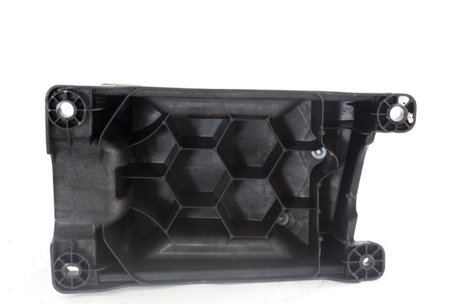 NOSILEC ARMATURNE PLO?CE  OEM N. 8200830092 ORIGINAL REZERVNI DEL RENAULT SCENIC XMOD / SCENIC JZ0/1 MK3 (2009 - 2012) DIESEL LETNIK 2012