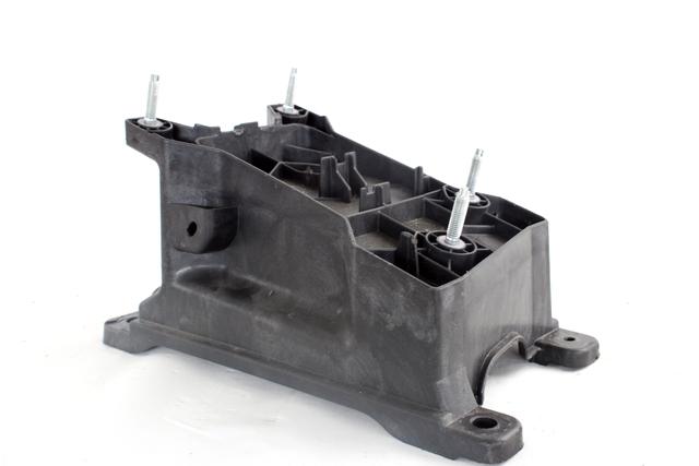 NOSILEC ARMATURNE PLO?CE  OEM N. 8200830092 ORIGINAL REZERVNI DEL RENAULT SCENIC XMOD / SCENIC JZ0/1 MK3 (2009 - 2012) DIESEL LETNIK 2012