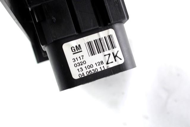 GLAVNO STIKALO LUCI OEM N. 13100128 ORIGINAL REZERVNI DEL OPEL ASTRA H A04 L48 L08 L35 L67 R 5P/3P/SW (2007 - 2010) DIESEL LETNIK 2008