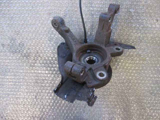 LEVI VRTLJIVI LEZAJ / PESTO KOLESA Z LEZAJEM SPREDAJ OEM N. 20702042 ORIGINAL REZERVNI DEL LANCIA Y YPSILON 843 (2003-2006) BENZINA LETNIK 2004
