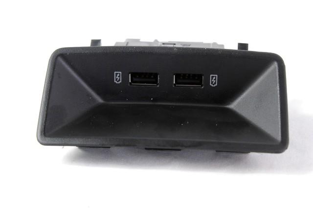 USB / AUX OEM N. 5Q0035726L ORIGINAL REZERVNI DEL SEAT LEON 5F1 MK3 (2012- 2020)DIESEL LETNIK 2018