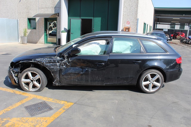 AUDI A4 B8 SW 2.0 D 105KW 6M 5P (2010) RICAMBIO USATO 