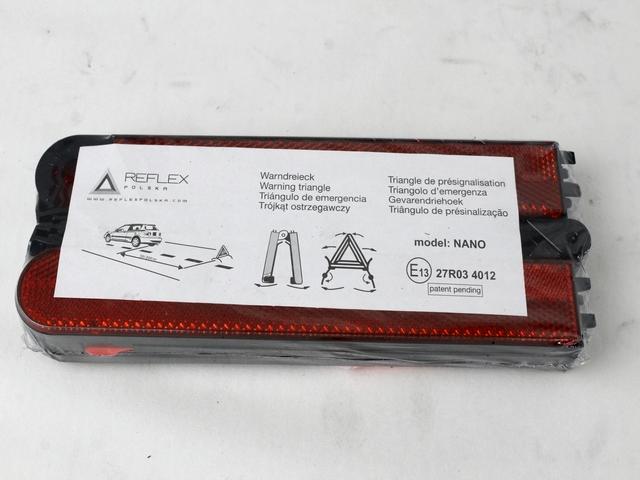 OPOZORILNI TRIKOTNIK / PRVA POMOC / CUSHION OEM N. 0 ORIGINAL REZERVNI DEL TOYOTA YARIS P13 MK3 R XP130 (2017 - 2019)BENZINA LETNIK 2018