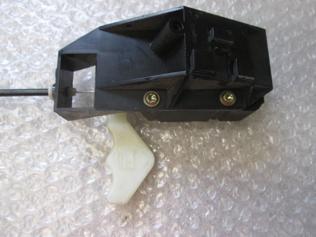 ZAKLEP LOPUTE GORIVA OEM N. 7152588 ORIGINAL REZERVNI DEL MINI ONE / COOPER / COOPER S R50 R52 R53 (2001-2006) DIESEL LETNIK 2004