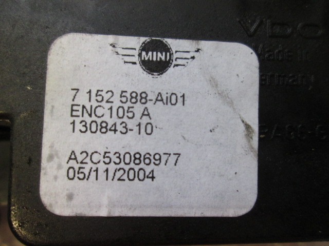 ZAKLEP LOPUTE GORIVA OEM N. 7152588 ORIGINAL REZERVNI DEL MINI ONE / COOPER / COOPER S R50 R52 R53 (2001-2006) DIESEL LETNIK 2004