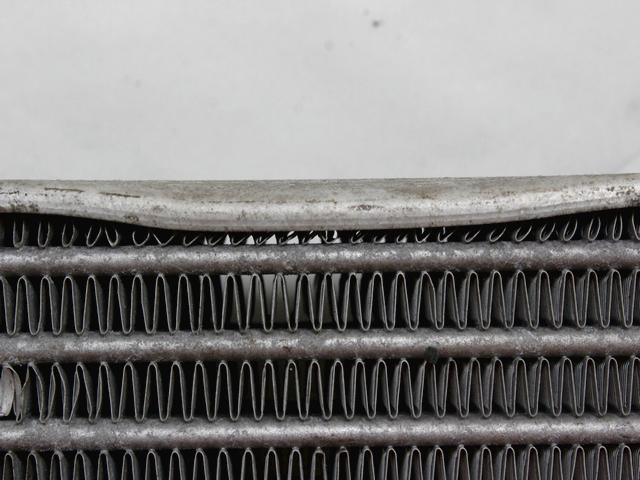 RADIATOR VODE OEM N. 670009821 ORIGINAL REZERVNI DEL MASERATI LEVANTE (DAL 2016)DIESEL LETNIK 2017