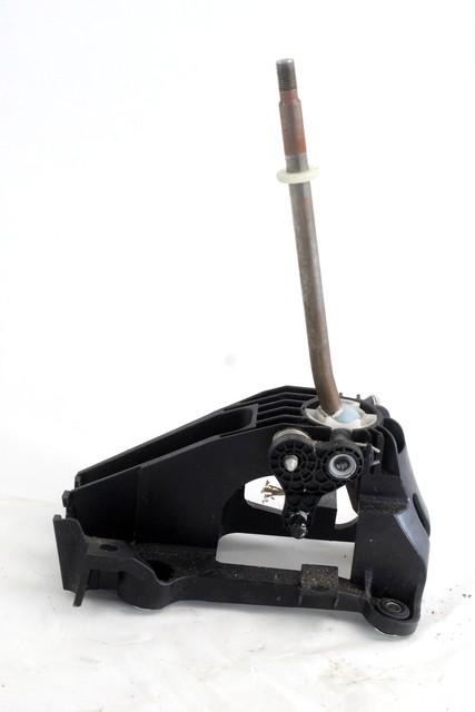 ROCNI MEHANIZEM ZA IZMENJAVO OEM N. 33530-0D040-0 ORIGINAL REZERVNI DEL TOYOTA YARIS P9 MK2 (01/2006 - 2009) BENZINA LETNIK 2007