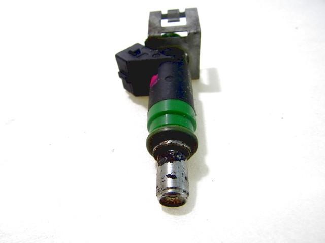 INJEKTORJI/BENCIN OEM N. 98MF-9F593-BB ORIGINAL REZERVNI DEL FORD FUSION JU (2002 - 02/2006) BENZINA LETNIK 2004