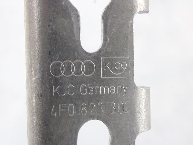 PANTI POKROVA MOTORJA OEM N. 4F0823302 ORIGINAL REZERVNI DEL AUDI A6 C6 4F2 4FH 4F5 BER/SW/ALLROAD (07/2004 - 10/2008) DIESEL LETNIK 2004