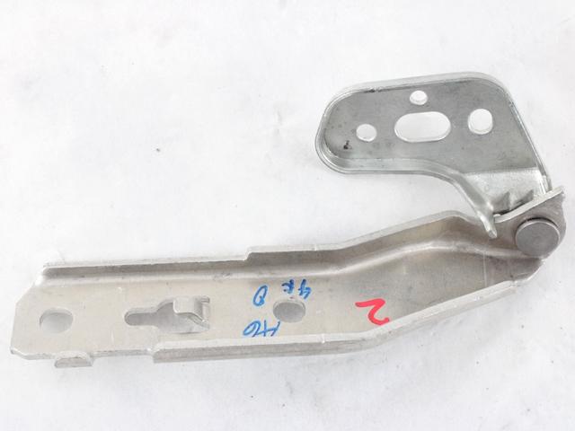 PANTI POKROVA MOTORJA OEM N. 4F0823301 ORIGINAL REZERVNI DEL AUDI A6 C6 4F2 4FH 4F5 BER/SW/ALLROAD (07/2004 - 10/2008) DIESEL LETNIK 2004