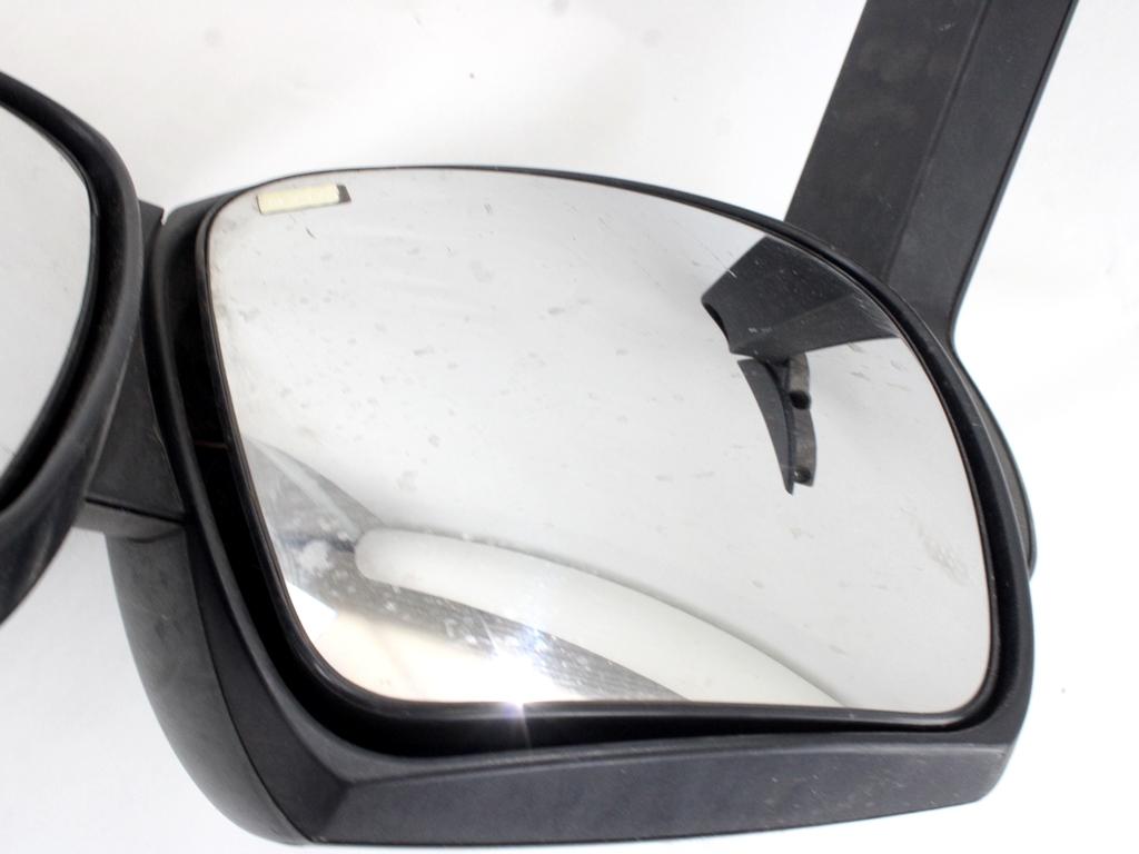 DESNO OGLEDALO OEM N. 673008197 ORIGINAL REZERVNI DEL IVECO STRALIS MK1 R (2007 - 2012)DIESEL LETNIK 2009