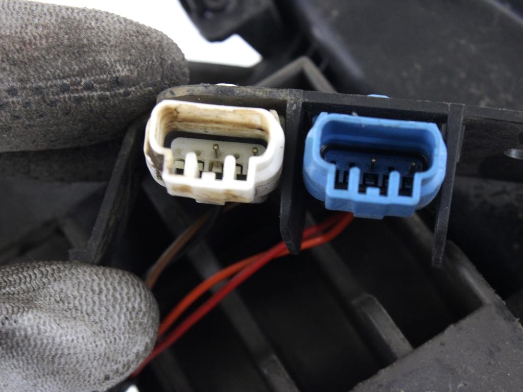 DESNO OGLEDALO OEM N. 673008197 ORIGINAL REZERVNI DEL IVECO STRALIS MK1 R (2007 - 2012)DIESEL LETNIK 2009