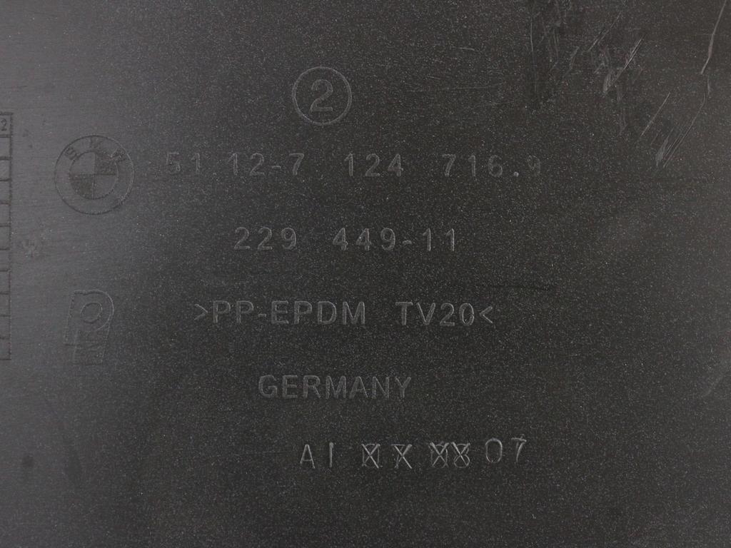 ZADNJI SPOJLER OEM N. 51127124716 ORIGINAL REZERVNI DEL BMW SERIE 1 BER/COUPE/CABRIO E81/E82/E87/E88 (2003 - 2007) DIESEL LETNIK 2004