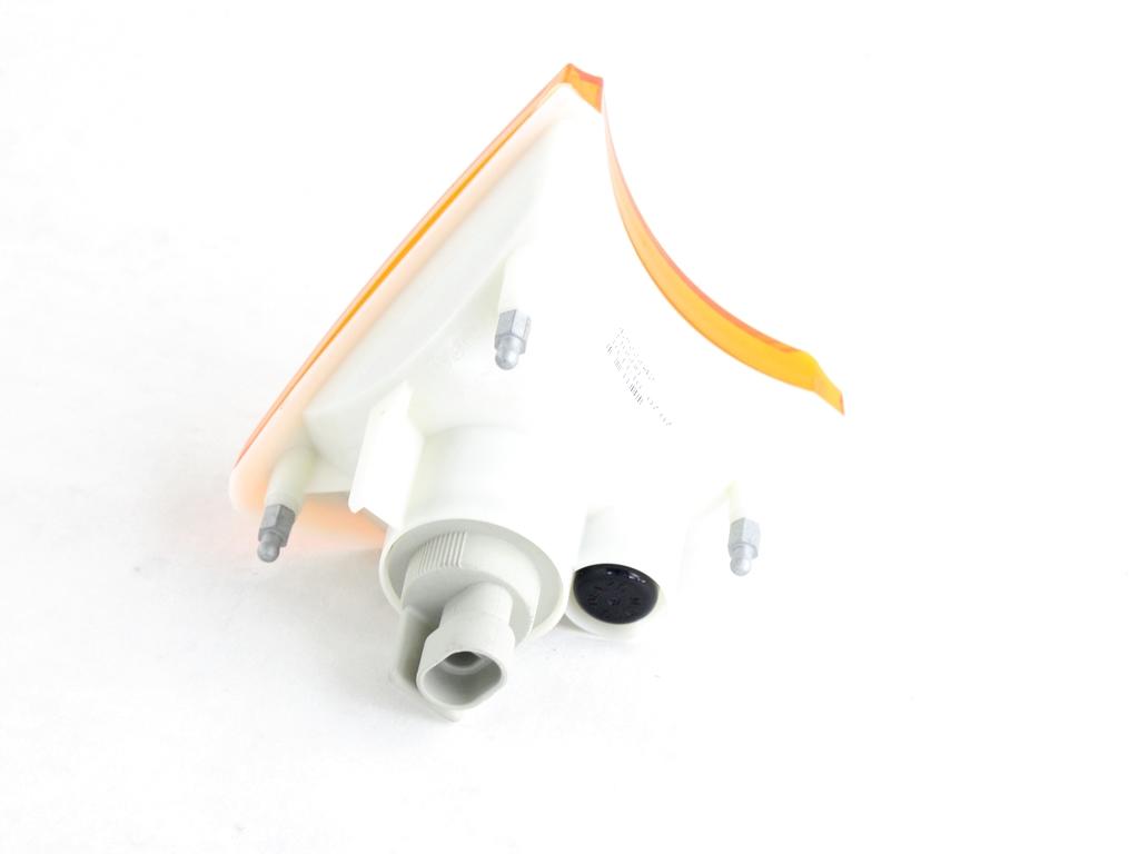 SPREDNJI INDIKATOR OEM N. 42555042 ORIGINAL REZERVNI DEL IVECO EUROCARGO MK2 (2003 - 2015)DIESEL LETNIK 2003