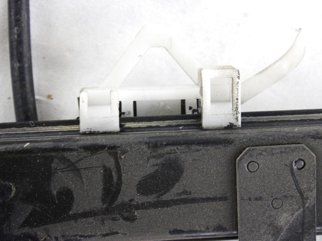 MEHANIZEM DVIGA SPREDNJIH STEKEL  OEM N. 504040989 SISTEMA ALZACRISTALLO PORTA ANTERIORE EL ORIGINAL REZERVNI DEL IVECO EUROCARGO MK1 (1991 - 2003)DIESEL LETNIK 1992