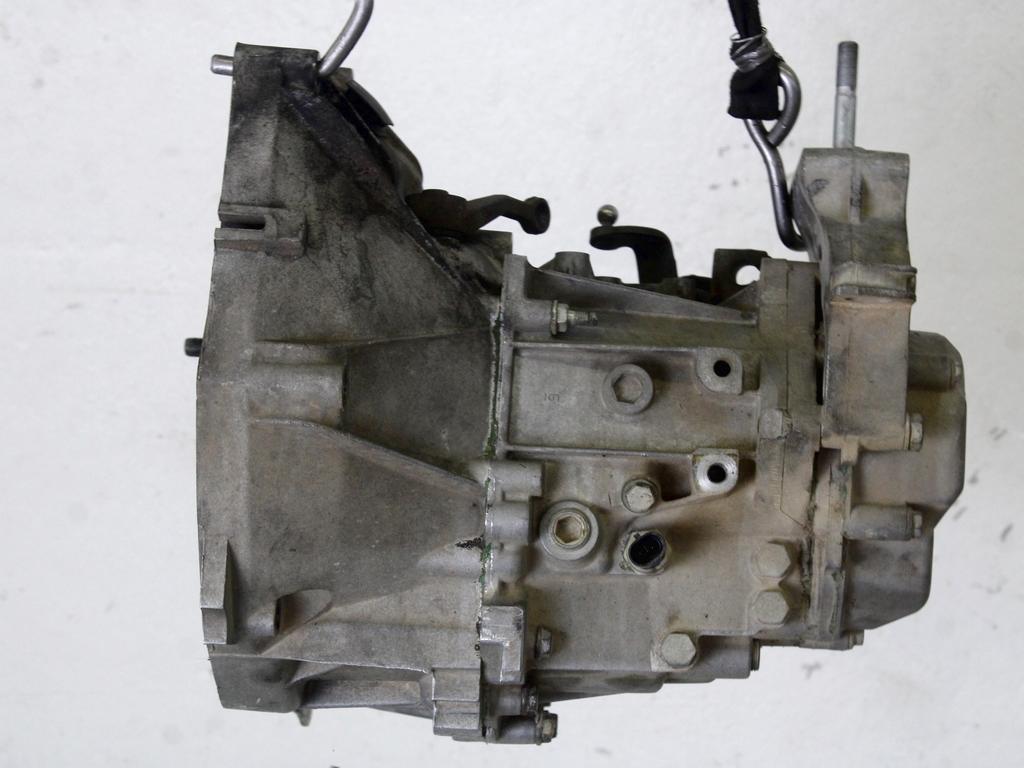 ROCNI MENJALNIK OEM N. 55201205 CAMBIO MECCANICO ORIGINAL REZERVNI DEL FIAT DOBLO 223 MK1 R (2005 - 2009) DIESEL LETNIK 2008