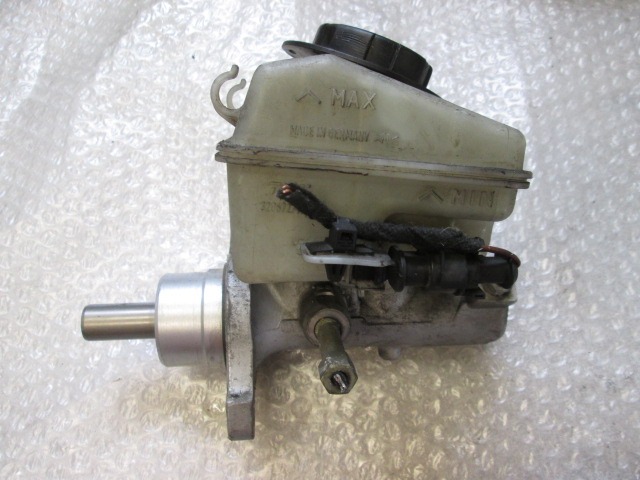 ZAVORNI CILINDER OEM N. 93179178 ORIGINAL REZERVNI DEL OPEL ASTRA H A04 L48,L08,L35,L67 5P/3P/SW (2004 - 2007) DIESEL LETNIK 2005