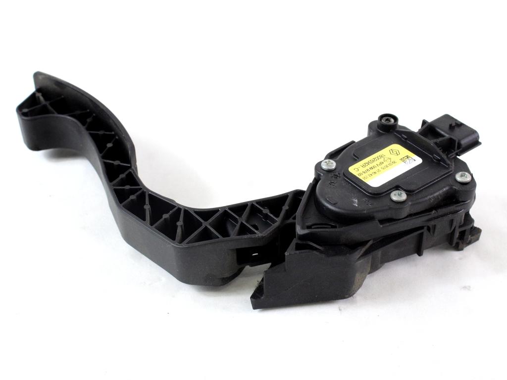 PEDALI OEM N. 180026342R ORIGINAL REZERVNI DEL DACIA SANDERO / SANDERO STEPWAY MK2 (2012 - 2016) BENZINA/GPL LETNIK 2015