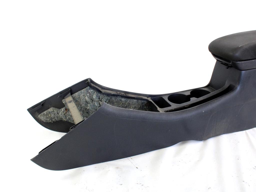 NASLON ZA ROKE/SREDINSKA KONZOLA OEM N. 58901-02110 ORIGINAL REZERVNI DEL TOYOTA COROLLA E12 (2000 - 2006) DIESEL LETNIK 2005