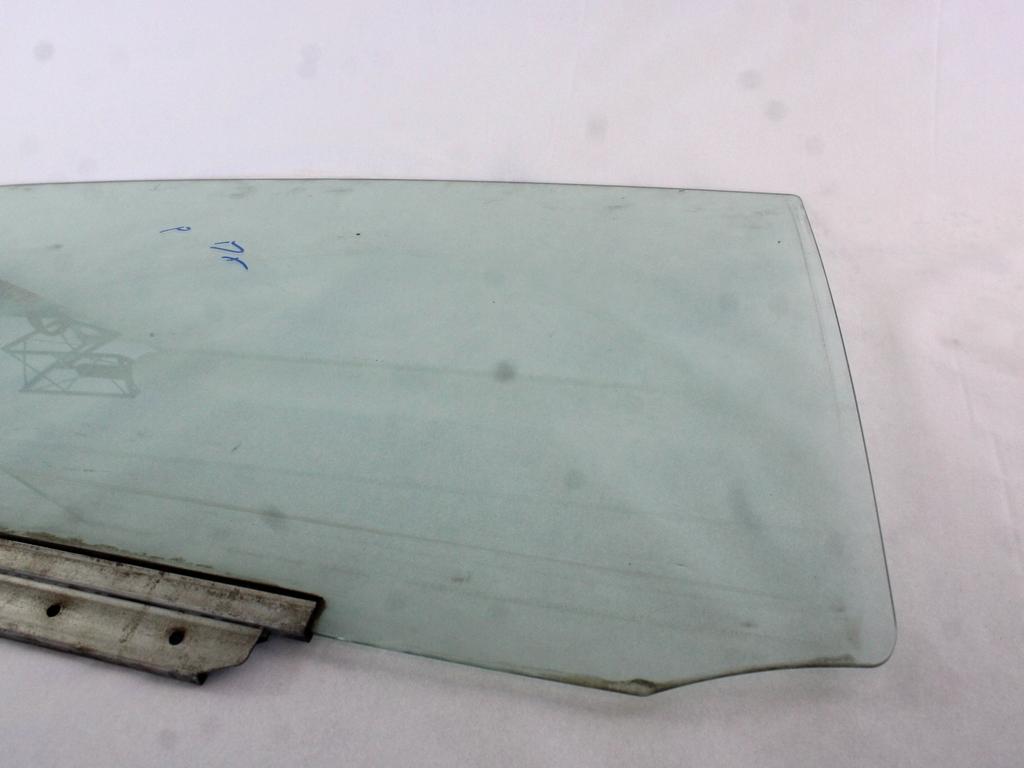 STEKLO ZADNJIH DESNIH VRAT OEM N. 6810302080 ORIGINAL REZERVNI DEL TOYOTA COROLLA E12 (2000 - 2006) DIESEL LETNIK 2005