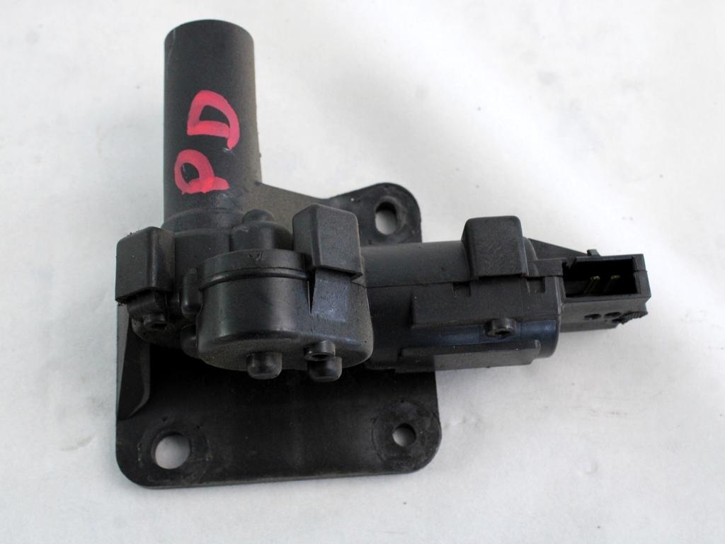 MOTOR ZADNJEGA STRANSKEGA OKNA OEM N. 04717606AC ORIGINAL REZERVNI DEL CHRYSLER VOYAGER/GRAN VOYAGER RG RS MK4 (2001 - 2007) DIESEL LETNIK 2004