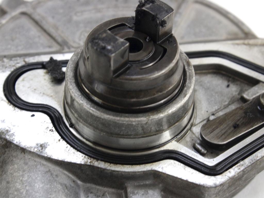 VAKUUM CRPALKA OEM N. A6402300365 ORIGINAL REZERVNI DEL MERCEDES CLASSE B W245 T245 5P (2005 - 2011) DIESEL LETNIK 2007