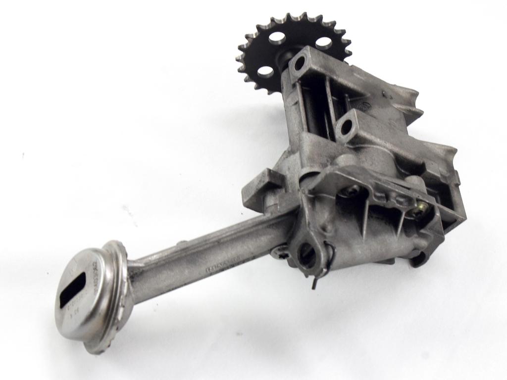 PUMPA OLJA OEM N. 8200307174 ORIGINAL REZERVNI DEL RENAULT KANGOO KC0/1 MK1 R (2003-2008) DIESEL LETNIK 2006