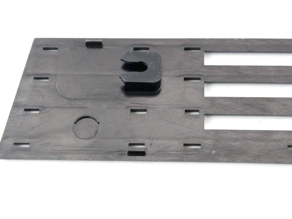 ZUNANJI PROFILI IN LETVE OEM N. 95637137 ORIGINAL REZERVNI DEL CITROEN BX (1987 - 1993)BENZINA LETNIK 1987