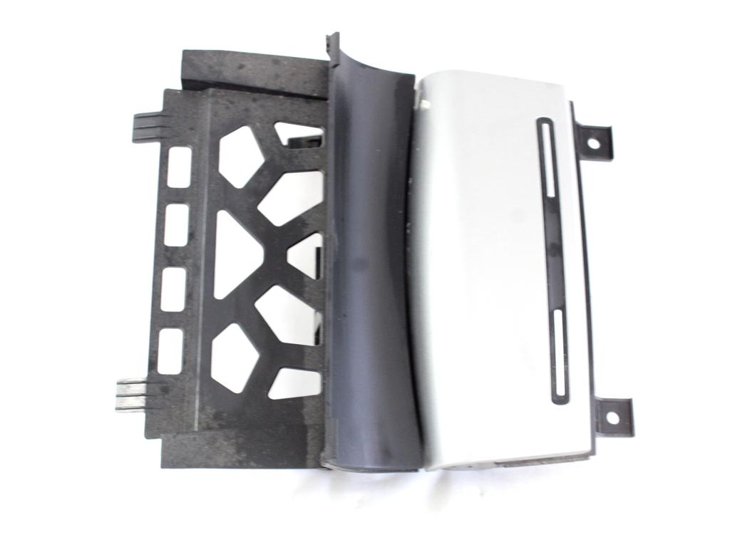 PEPELNIK / DRZALA ZA PIJACO OEM N. 8P0857951 ORIGINAL REZERVNI DEL AUDI A3 MK2R 8P 8PA 8P1 8P7 (2008 - 2012)BENZINA LETNIK 2009