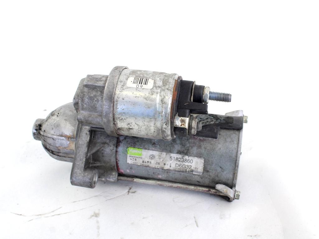 ZAGANJAC MOTORJA  OEM N. 51823860 ORIGINAL REZERVNI DEL FIAT 500 CINQUECENTO 312 MK3 (2007 - 2015) DIESEL LETNIK 2009