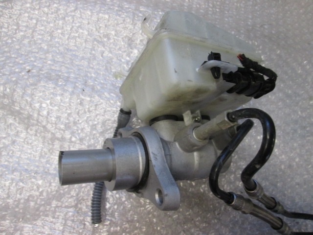 ZAVORNI CILINDER OEM N. X0587W ORIGINAL REZERVNI DEL OPEL ZAFIRA B A05 M75 (2005 - 2008) DIESEL LETNIK 2007