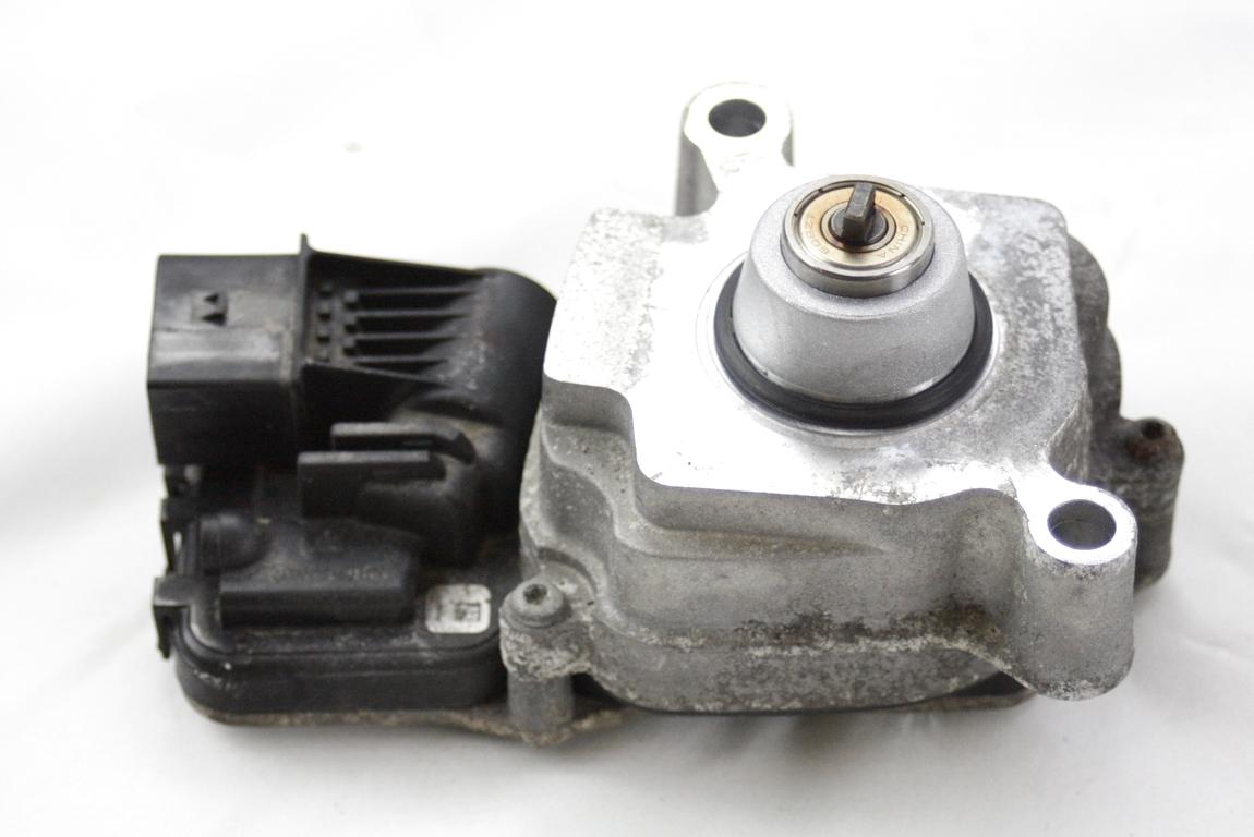 RAZNE KRMILNE ENOTE  OEM N. 27607636181 ORIGINAL REZERVNI DEL BMW SERIE 5 F10 F11 (2010 - 2017) DIESEL LETNIK 2011