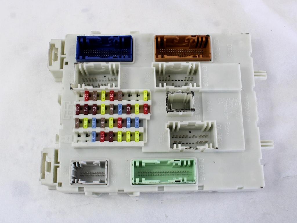 VAROVALKE/RELE' OEM N. GV6T-14A073-EE ORIGINAL REZERVNI DEL FORD FOCUS MK3 R 4P/5P/SW (2014 - 2018)BENZINA LETNIK 2017