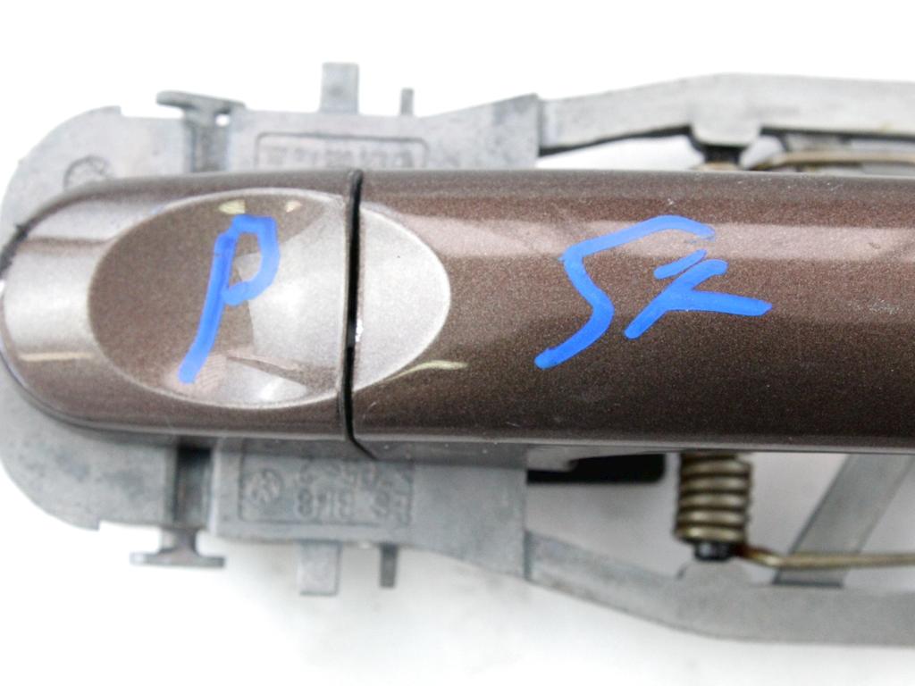 ZUNANJA KLJUKA ZADNJA LEVA VRATA OEM N. 7H0837205DGRU ORIGINAL REZERVNI DEL VOLKSWAGEN TOURAN 1T3 MK1 R2 (2010 - 2015) DIESEL LETNIK 2012