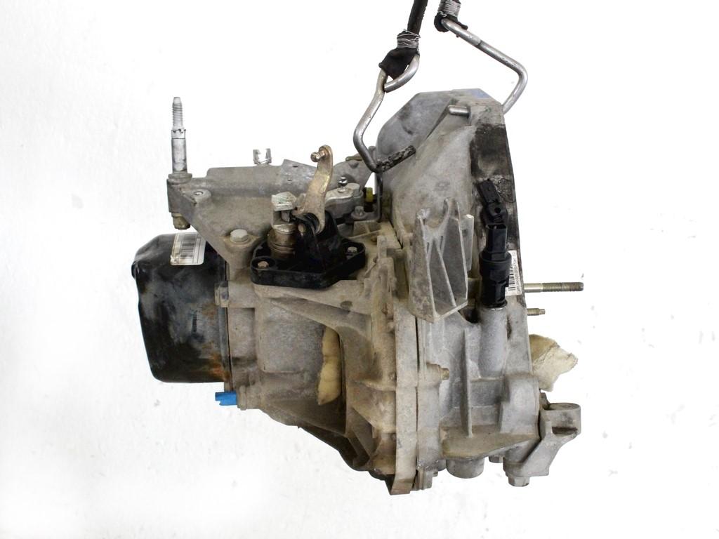 ROCNI MENJALNIK OEM N. 8200459870 CAMBIO MECCANICO ORIGINAL REZERVNI DEL RENAULT KANGOO KC0/1 MK1 R (2003-2008) DIESEL LETNIK 2006