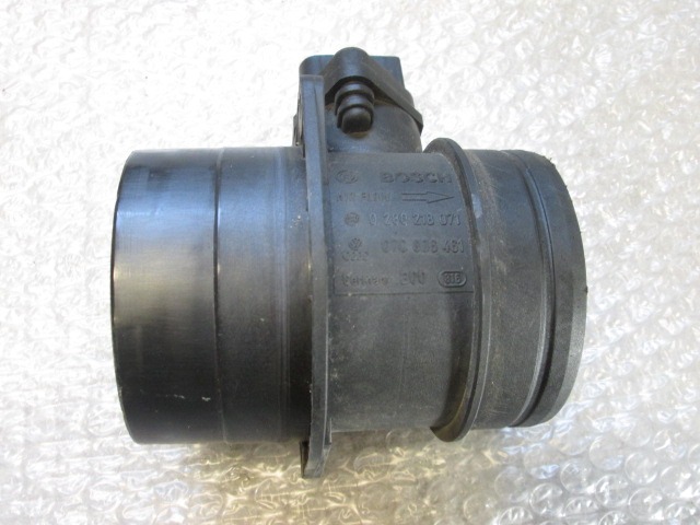 MERILNIK PRETOKA ZRAKA / MERILNIK MASE ZRAKA OEM N. 95560612300 ORIGINAL REZERVNI DEL PORSCHE CAYENNE 9PA MK1 (2003 -2008) BENZINA LETNIK 2004