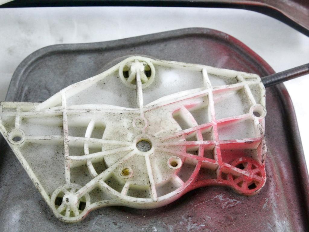 MEHANIZEM DVIGA ZADNJIH STEKEL  OEM N. 17812 SISTEMA ALZACRISTALLO PORTA POSTERIORE ELETT ORIGINAL REZERVNI DEL VOLKSWAGEN GOLF V 1K1 1K5 MK5 BER/SW (02/2004-11/2008) BENZINA LETNIK 2007