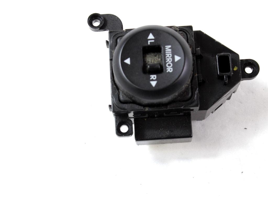 STIKALA ELEKTRICNIH OGLEDAL  OEM N. 935402L000 ORIGINAL REZERVNI DEL HYUNDAI I30 FD MK1 (2007 - 2011)DIESEL LETNIK 2011