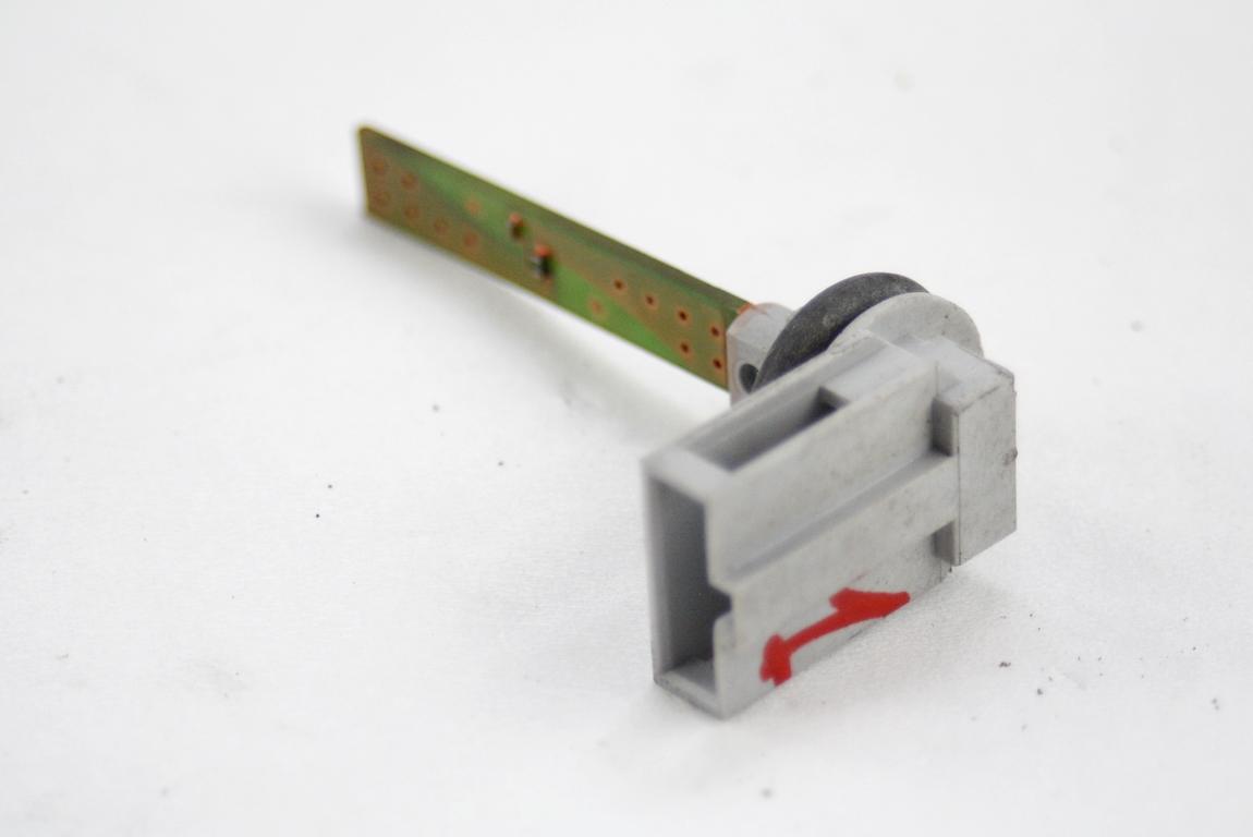 DRUGI SENZORJI OEM N. 4B0820539 ORIGINAL REZERVNI DEL VOLKSWAGEN GOLF V 1K1 1K5 MK5 BER/SW (02/2004-11/2008) BENZINA LETNIK 2006