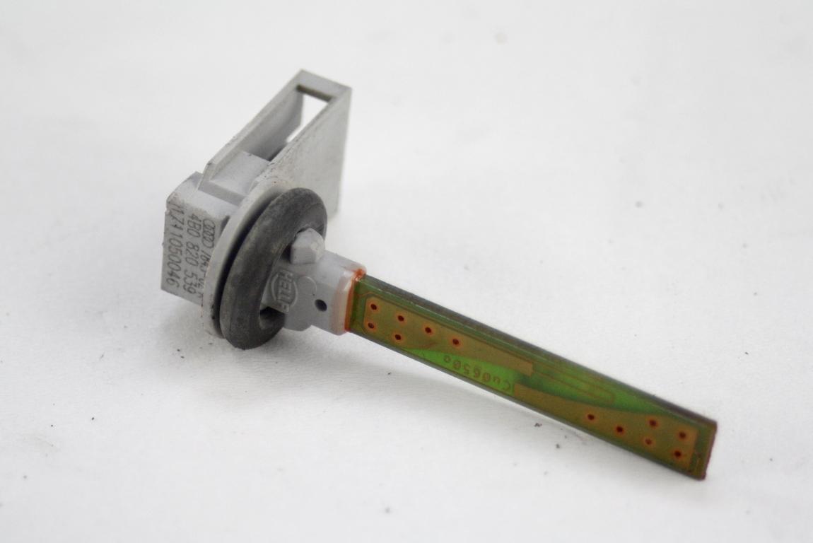 DRUGI SENZORJI OEM N. 4B0820539 ORIGINAL REZERVNI DEL VOLKSWAGEN GOLF V 1K1 1K5 MK5 BER/SW (02/2004-11/2008) BENZINA LETNIK 2006