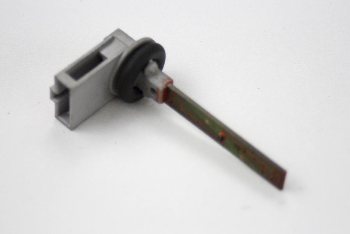 TEMPERATURNI SENZORJI / AC OEM N. 5B0820539 ORIGINAL REZERVNI DEL AUDI A3 MK2 8P 8PA 8P1 (2003 - 2008)DIESEL LETNIK 2003