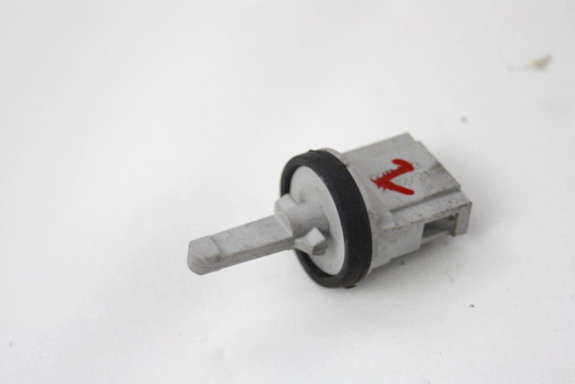 TEMPERATURNI SENZORJI / AC OEM N. 1K0907543A ORIGINAL REZERVNI DEL AUDI A3 MK2 8P 8PA 8P1 (2003 - 2008)DIESEL LETNIK 2003