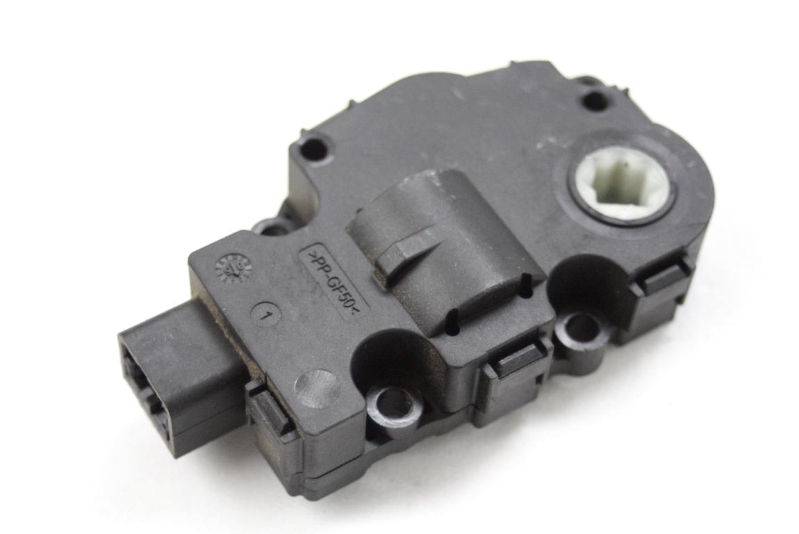 MOTORCEK OGREVANJA OEM N. 985458D ORIGINAL REZERVNI DEL MERCEDES CLASSE R W251 V251 R (2010 - 2013)DIESEL LETNIK 2011