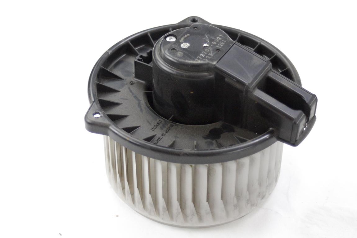 VENTILATOR  KABINE  OEM N. 272700-0021 ORIGINAL REZERVNI DEL TOYOTA AVENSIS VERSO M2 (2001 - 2004) DIESEL LETNIK 2004