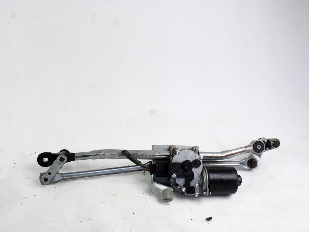 MOTORCEK PREDNJIH BRISALCEV OEM N. 6925706 ORIGINAL REZERVNI DEL BMW SERIE 1 BER/COUPE/CABRIO E81/E82/E87/E88 (2003 - 2007) BENZINA LETNIK 2004