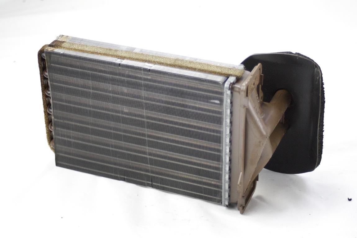 GRELEC RADIATORJA OEM N. 5066555AA ORIGINAL REZERVNI DEL JEEP CHEROKEE MK3 KJ (2001 - 2005) DIESEL LETNIK 2004