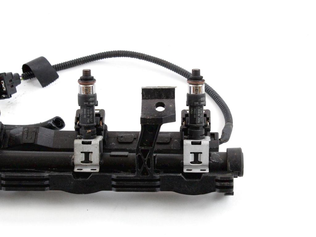 INJEKTORJI/BENCIN OEM N. 1429843 ORIGINAL REZERVNI DEL FORD FIESTA CB1 CNN MK6 (09/2008 - 11/2012) BENZINA LETNIK 2010