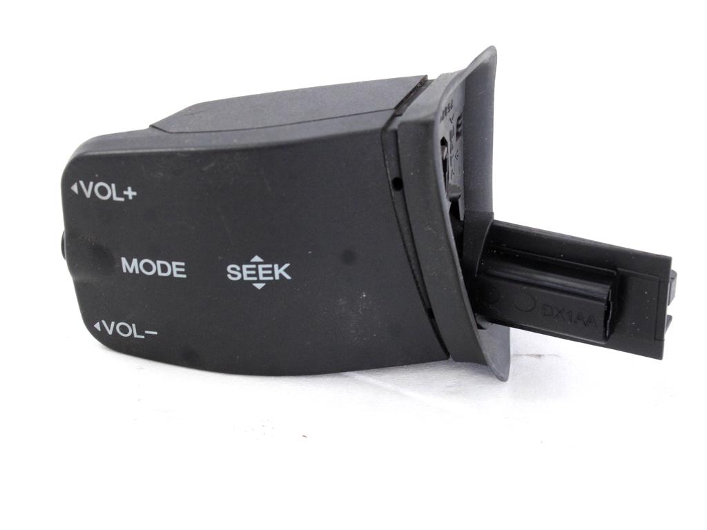MULTIFUNKCIJSKI VOLAN OEM N. 3M5T-14K147-AD ORIGINAL REZERVNI DEL FORD FOCUS CMAX DM2 MK1 R (04/2007 - 2010) DIESEL LETNIK 2006
